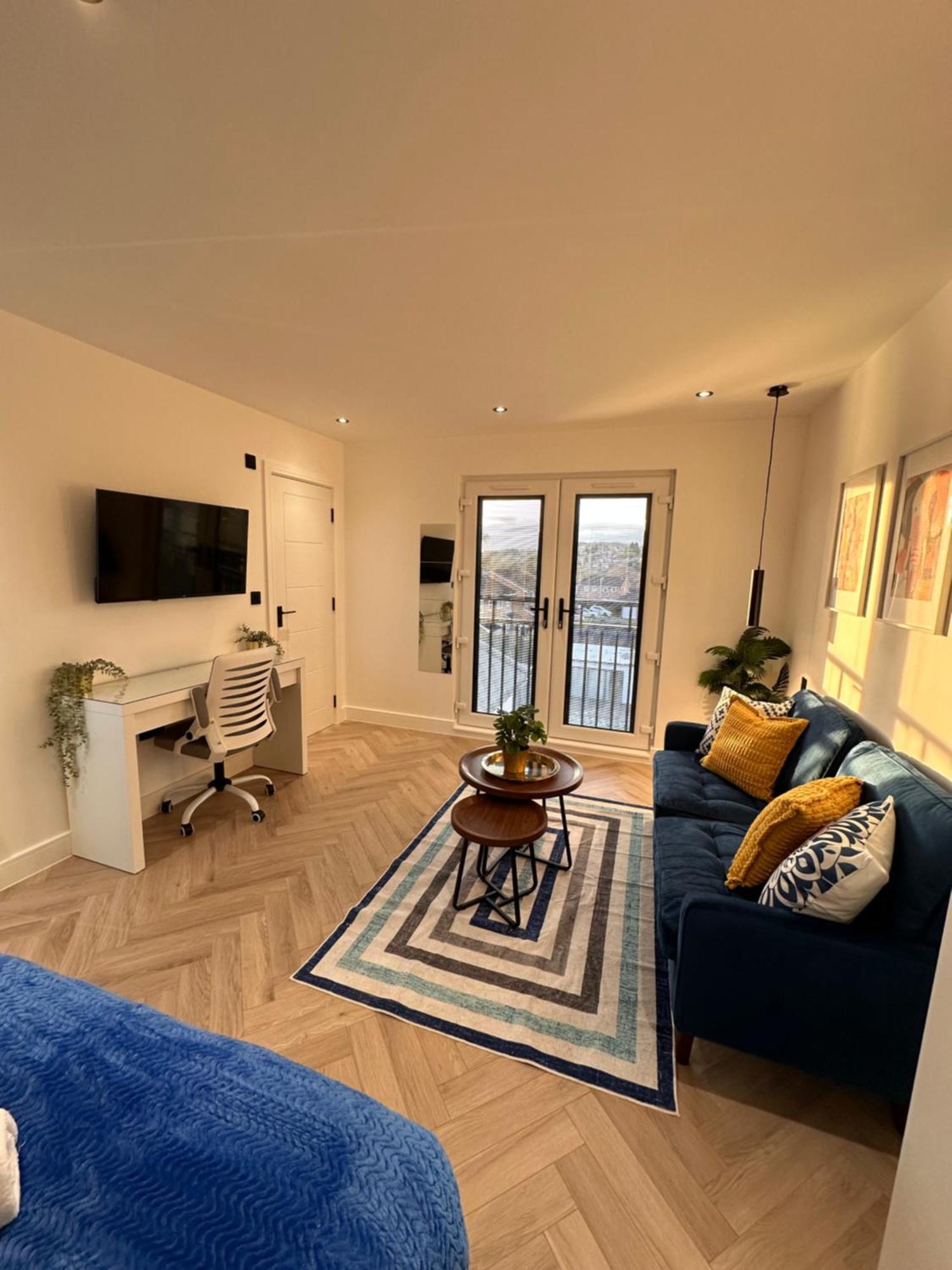 R5 - Luxury Private Ensuite Self-Contained Room - Newly Renovated Halesowen Exterior foto